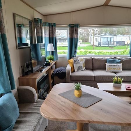 Hot Tub Hols 3 Bed Caravan At 42 Kingfisher Court Tattershall Eksteriør billede